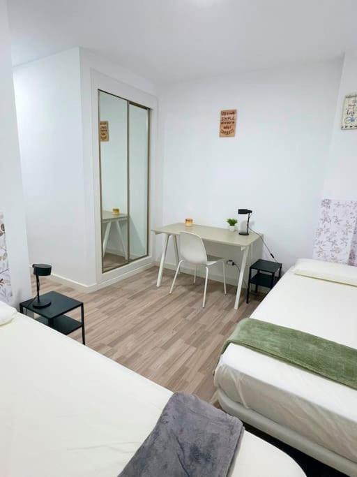 Modern Apartment In Malaga - Rosas Ngoại thất bức ảnh