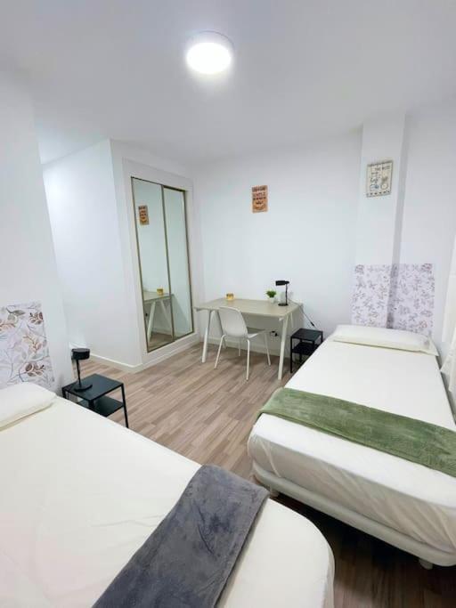 Modern Apartment In Malaga - Rosas Ngoại thất bức ảnh