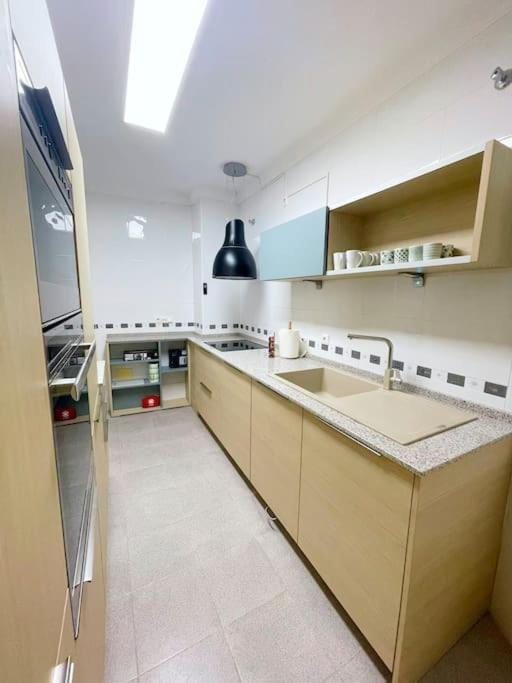 Modern Apartment In Malaga - Rosas Ngoại thất bức ảnh